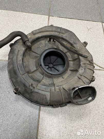 Корпус воздушного фильтра audi 100 026129607d