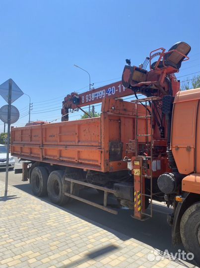 Кран манипулятор и самосвал