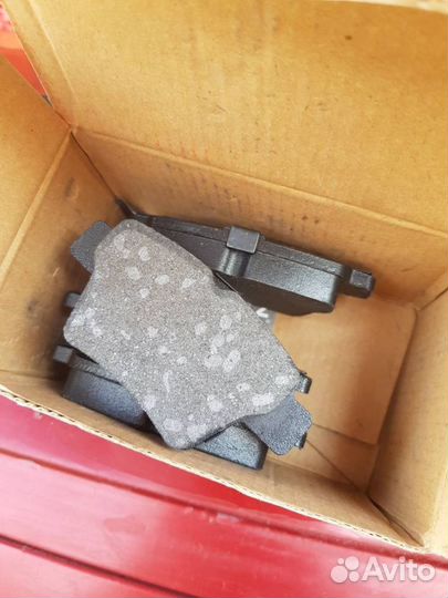 Дисковые тормозные колодки на Citroen C4 2006
