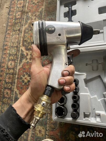 Гайковерт пневматический