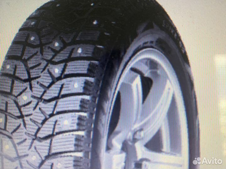 Bridgestone Blizzak Spike-02 SUV 215/65 R17 103T