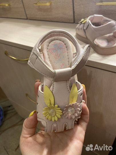 Сандали для девочки
