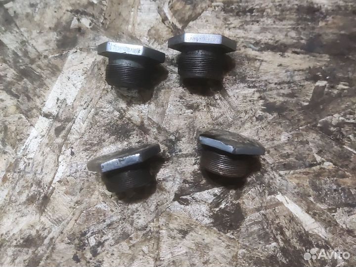 Гайки вилки Иж 56 Юпитер Планета 1/2