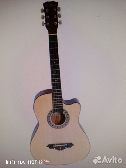 Акустическая гитара