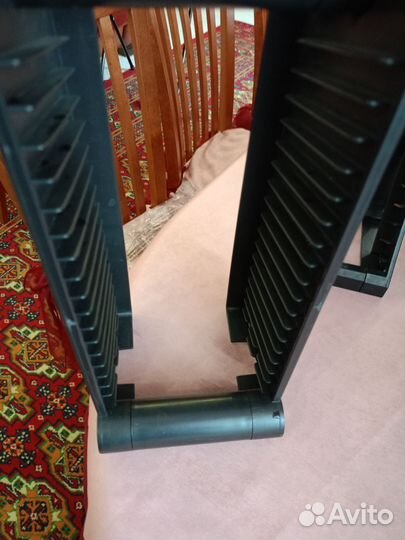 Настольная полка для дисков