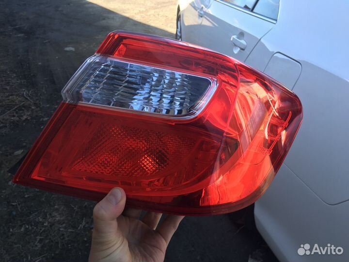 Задний фонарь Камри 50