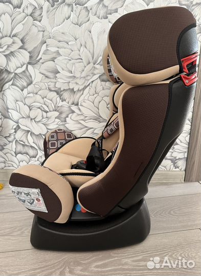 Автомобильное кресло