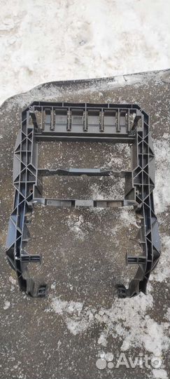 Центральная рамка консоли W210