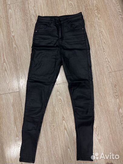 Джинсы утепленные эко кожа,женс размер S