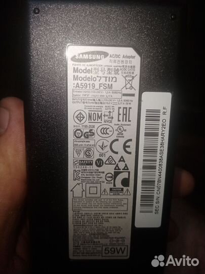 Блок питания 19v 3.17 а. Samsung