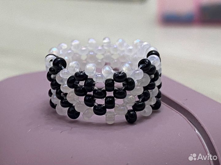 Кольцо из бисера сердце