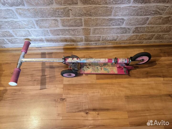 Самокат трехколесный