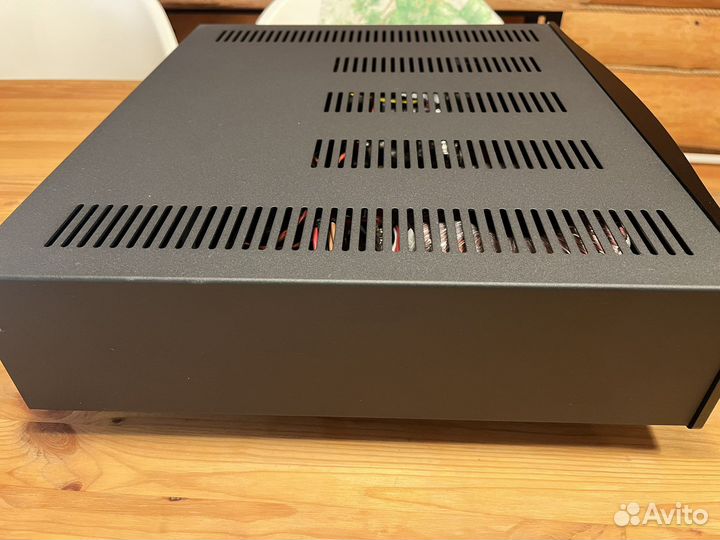 Продам усилитель hegel 190