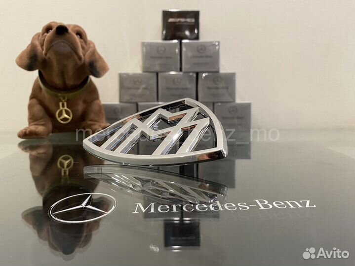 Шильдик Maybach на крышку багажника Мерседес Бенц