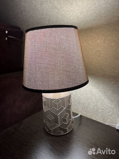 Лампа настольная