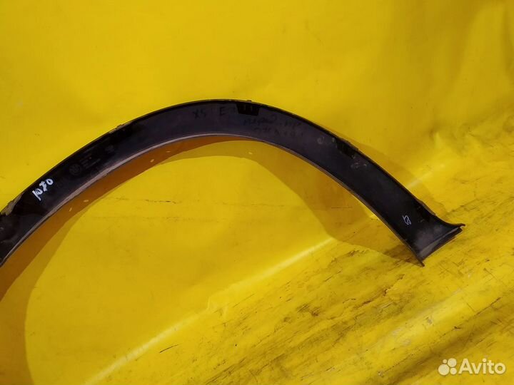 Накладка переднего крыла правого BMW X5 E70 бмв