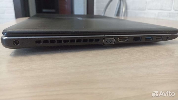 Ноутбук asus x550c