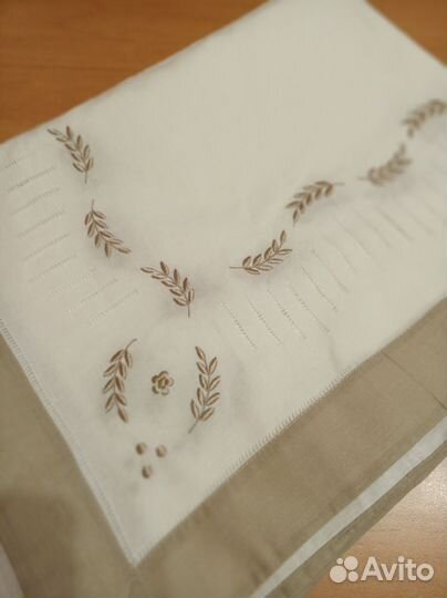 Скатерти 2 шт 215 * 160, 180 * 140