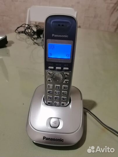 Радиотелнфон Panasonic (комплект из 2 трубок)