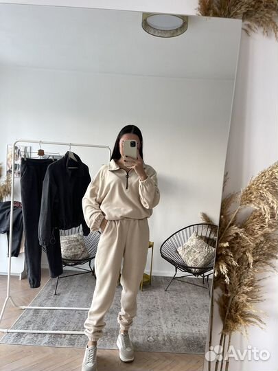 Спортивный костюм женский