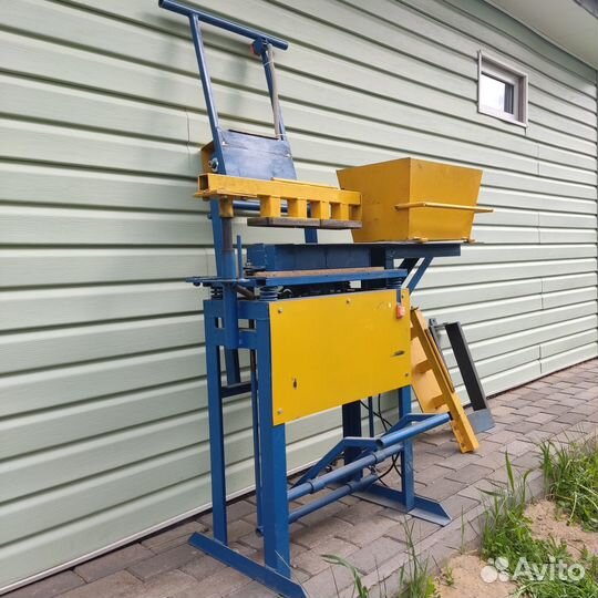 Станок для производства брусчатки