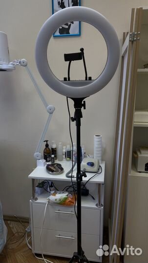 Кольцевая лампа со штативом