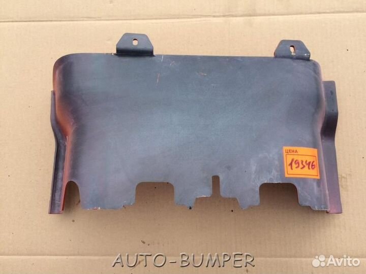 Dongfeng 3250A Кожух нижней подножки левый