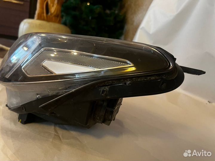 Фара левая Hyundai Tucson 2018-2021