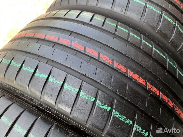 Michelin Pilot Sport 4 S 245/35 R20 и 275/30 R20