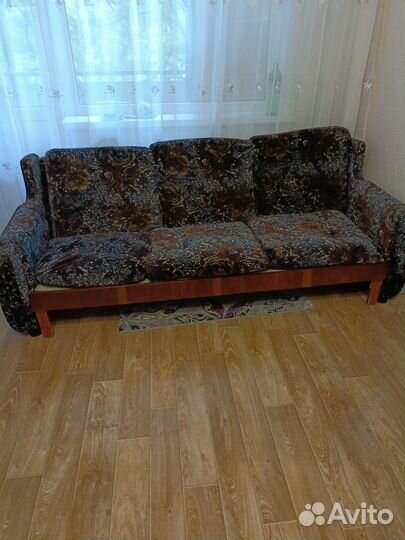 Стол письменный + диван