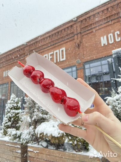 Кейтеринг, сладкий стол, фрукты в карамели