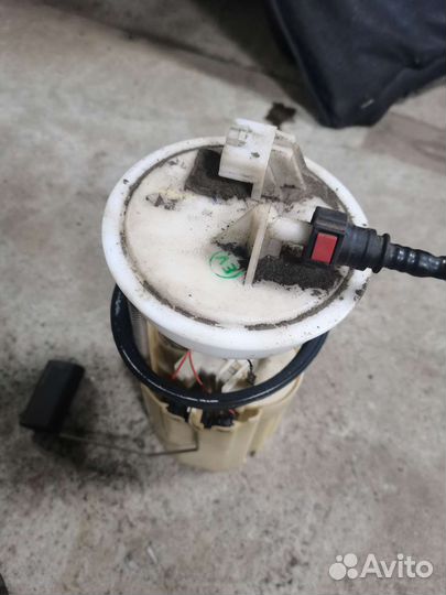 Бензонасос Nissan Primera p12 2004 QG18 1.8