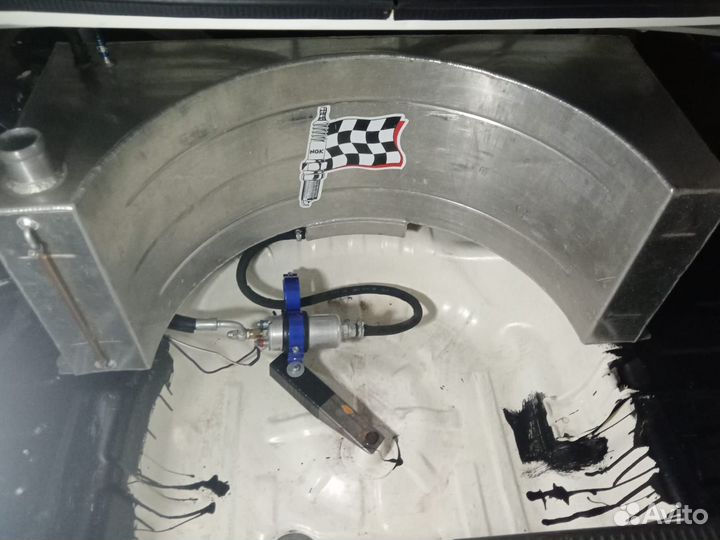 Противоотливной топливный бак