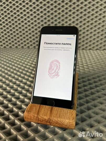 iPhone 8, 64 ГБ