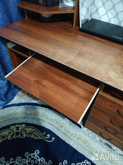 Компьютерный стол