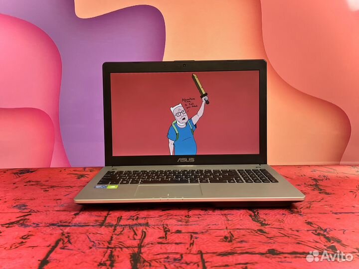 Легкий ультрабук для дизайна Asus
