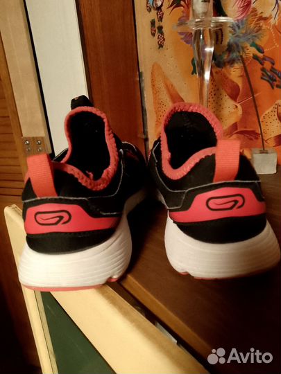 Кроссовки женские 36р