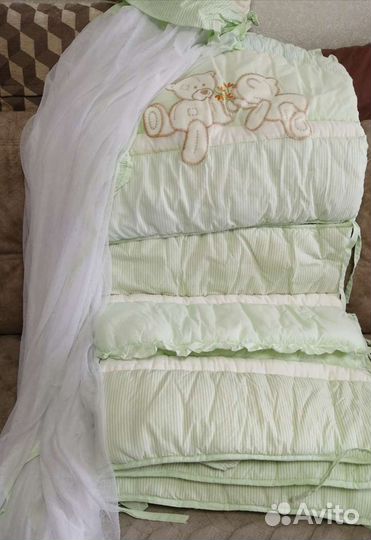 Комплект бортиков и балдахин в детскую кроватку