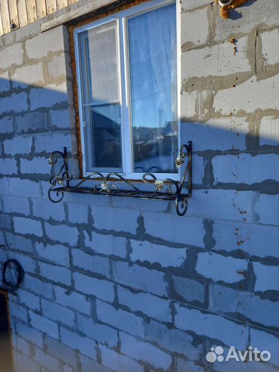 Кованный уличный держатель-подставка для цветов