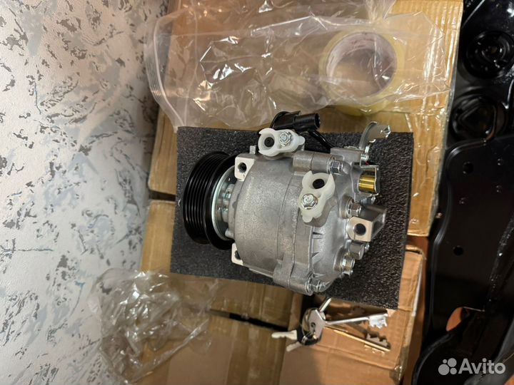 Компрессор кондиционера Mitsubishi Outlander 3