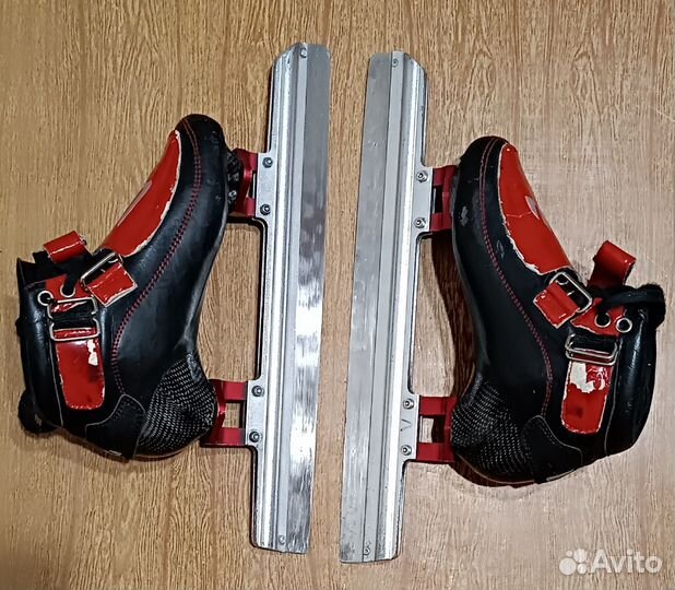 Коньки для шорт-трека