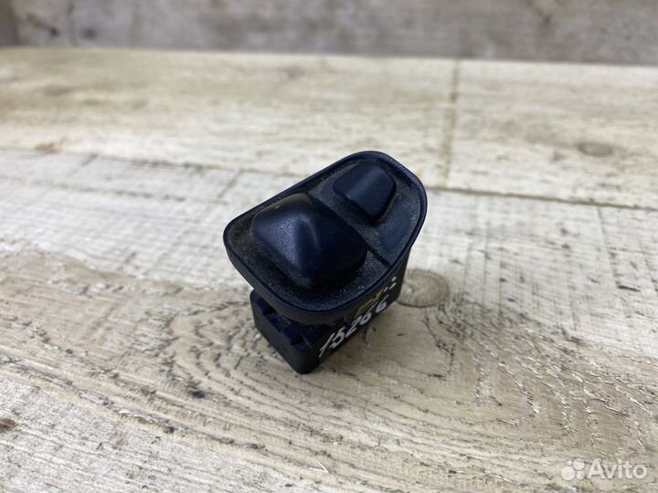 Кнопка регулировки зеркал BMW E30 Е36 E34 E32