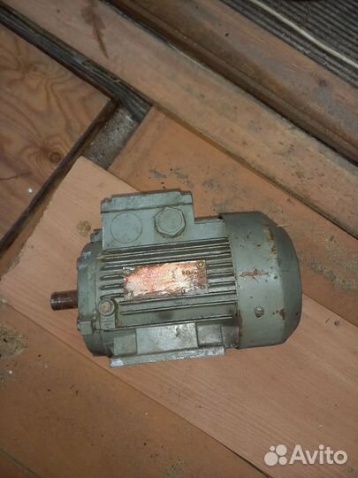 Электродвигатель 380/220