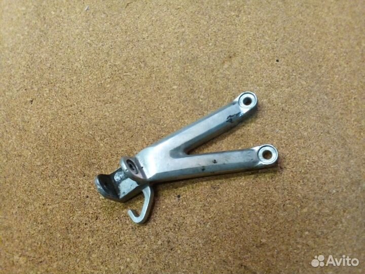 Кронштейн подножки левый yamaha yzf r6 yzf-r6 yzf
