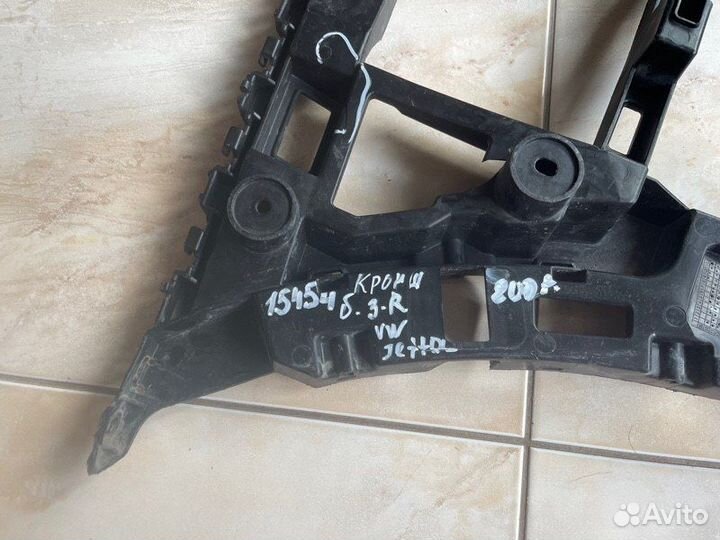 Кронштейн бампера задний правый Volkswagen Jetta 6
