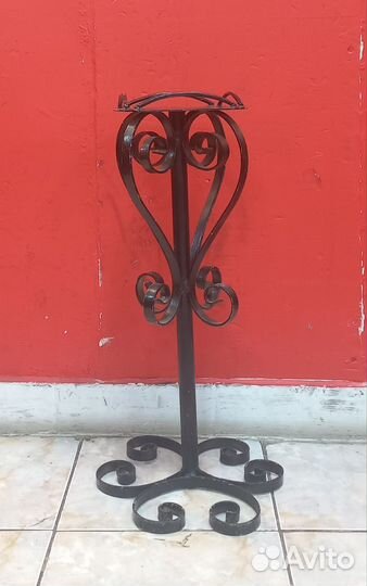 Подставка под цветы металлическая