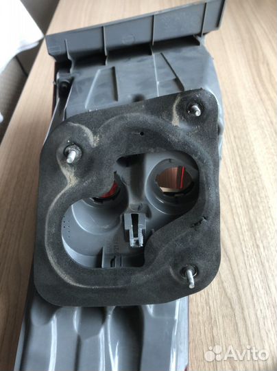 Задняя правая фара на kia rio 3