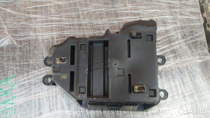 Корпус блока предохранителей Mercedes Ml W166