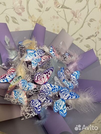 Букет из бабочек с гирляндой