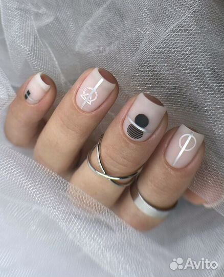 Услуги маникюра